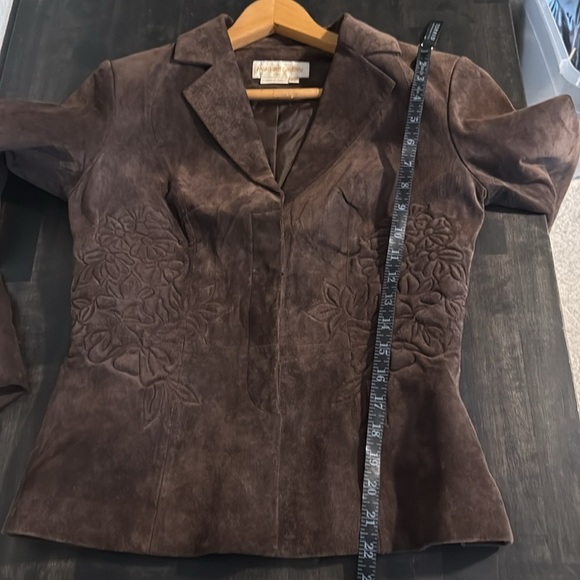 Margaret Godfrey Chocolate Brown Floral Embossed Leather Jacket Size Med Petite - Picture 7 of 7